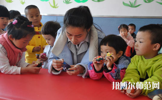 白銀2020年女生學幼師學校有前途嗎